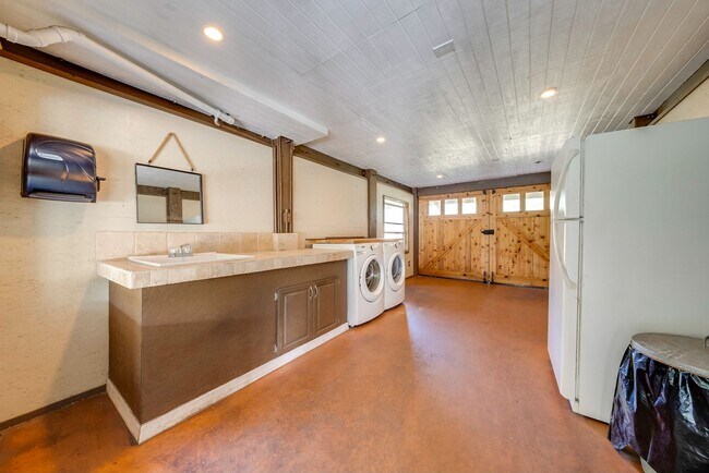 Building Photo - Serene 3-Bedroom Home on 1 Acre Lot