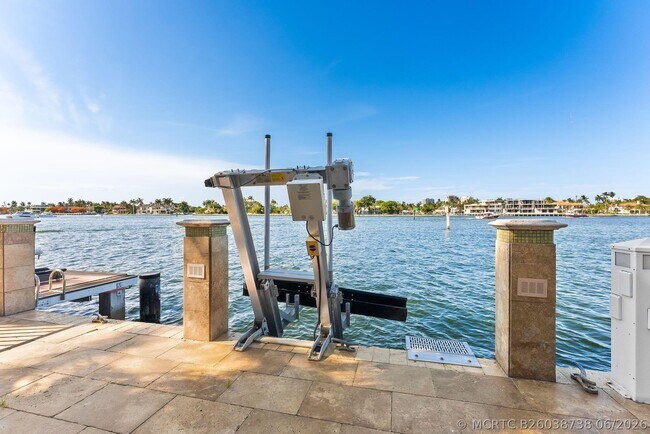 Building Photo - 3 Isla Bahia Dr