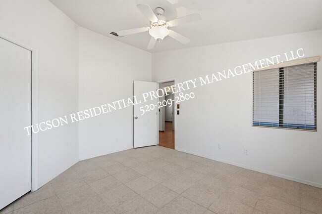 Building Photo - 2531 W Glenbrook Way