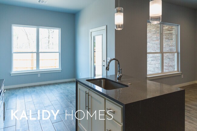 Building Photo - 512 Remington Ave