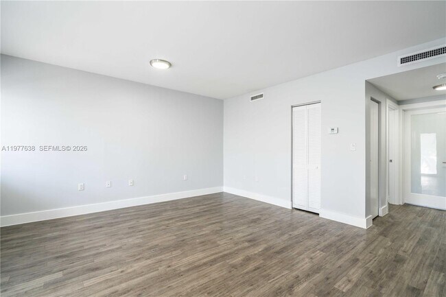 Building Photo - 331 85th St