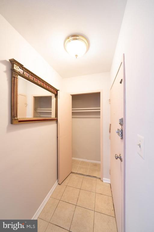 Building Photo - 5801 Quantrell Ave