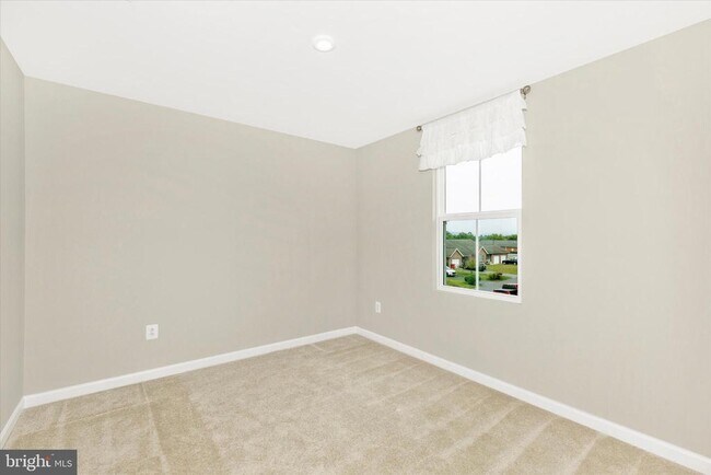 Building Photo - 38 Diopside Dr