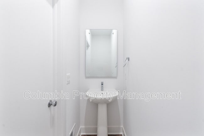 Building Photo - 14 Mural Walk NE