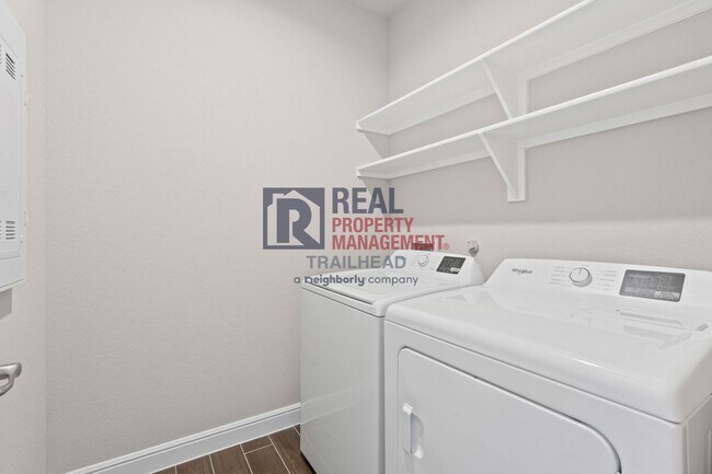 Building Photo - Charming 4-Bed / 2-Bath New Home — Spaciou...