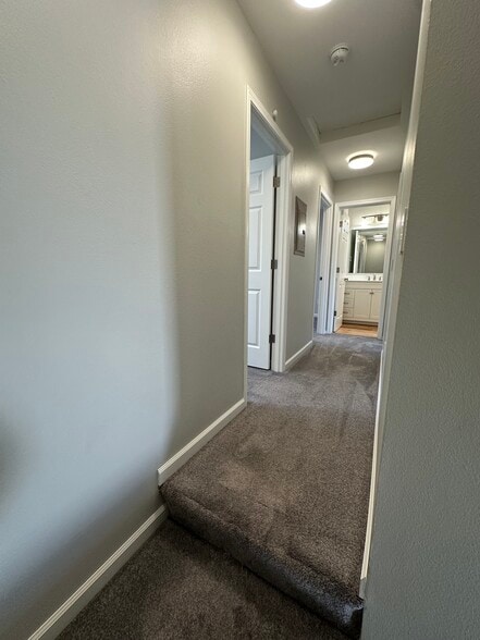 Building Photo - 1055 E Klatt Rd