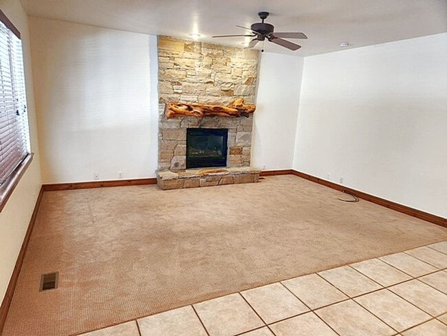 Building Photo - Beautiful Ranch Place Home