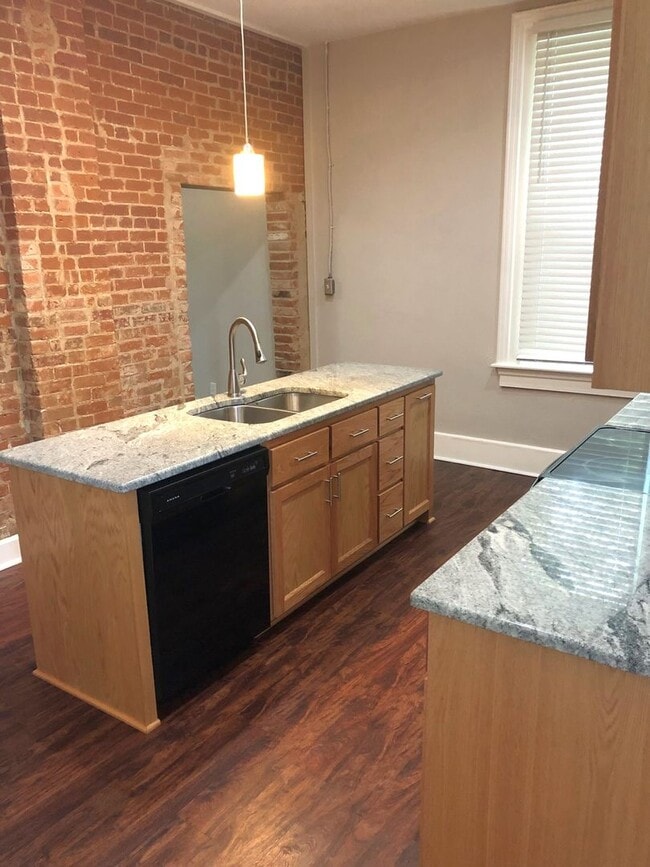 Building Photo - COMING SOON!! Historic 4 Bed, 2 Bath House