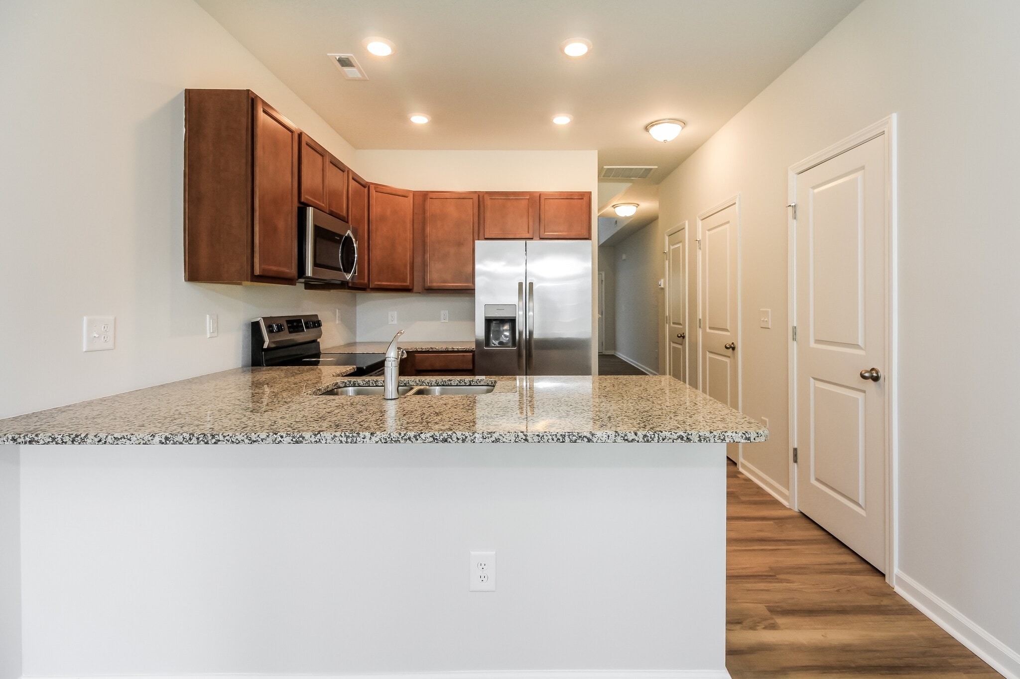 Building Photo - 7251 Bellacroft Dr