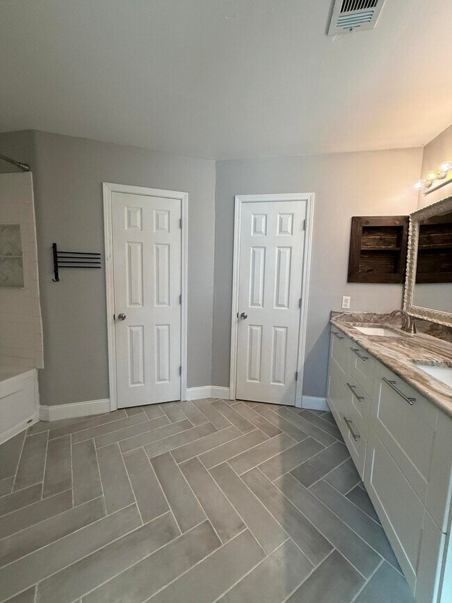 Building Photo - 2813 Atoka Trail