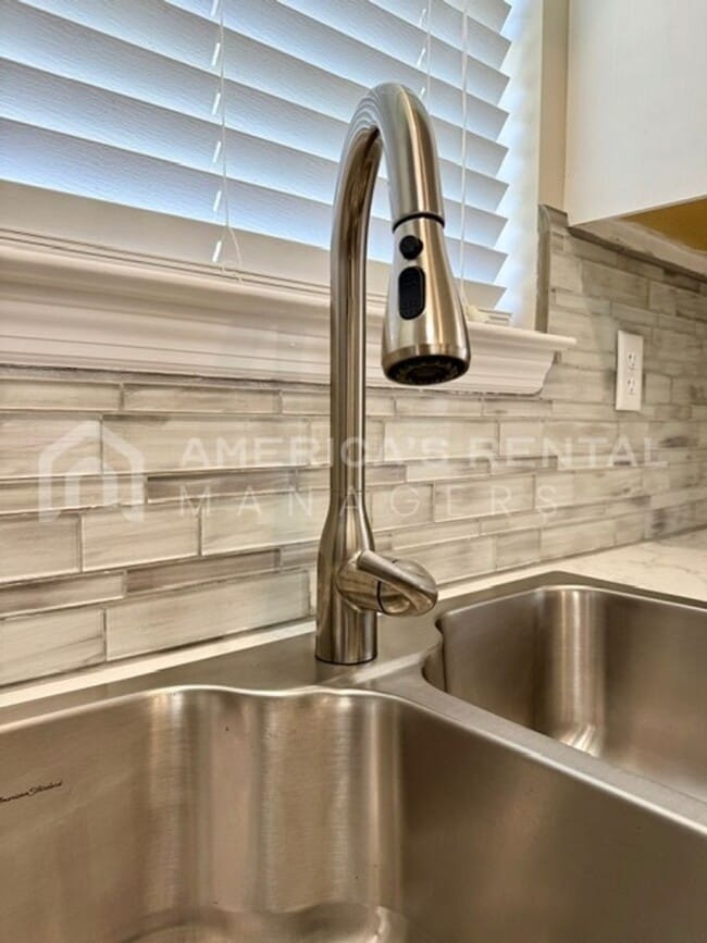 Building Photo - MOVE IN SPECIAL - Easy Living in this Updated Pinson Home!!! AVAILABLE NOW!! - Sign a lease by 5/...
