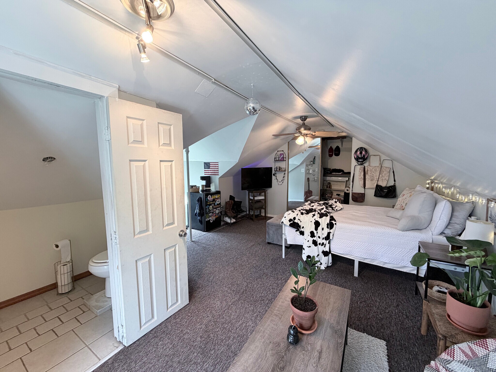 Building Photo - 1202 Churchill Ave