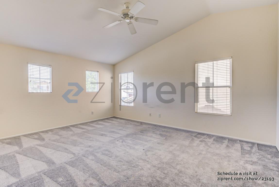 Building Photo - Unit