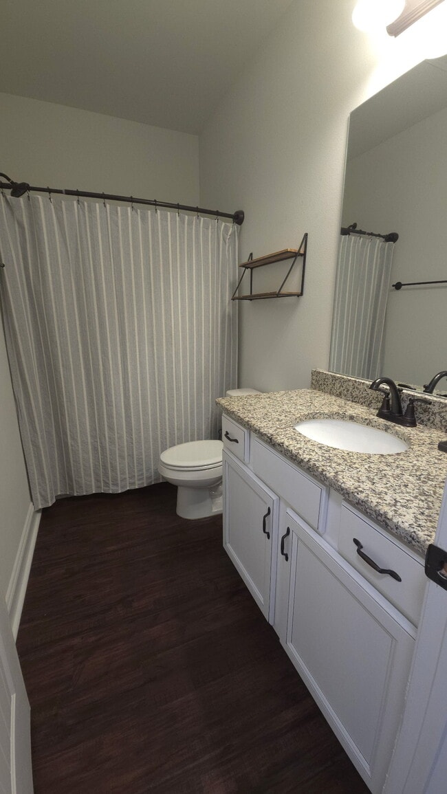 Building Photo - 23553 District Dr