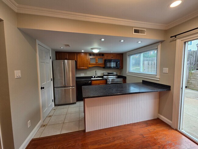 Building Photo - 122 Wellington Terrace