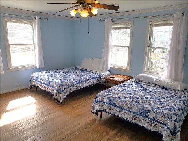 Building Photo - 2116 Grover Ave