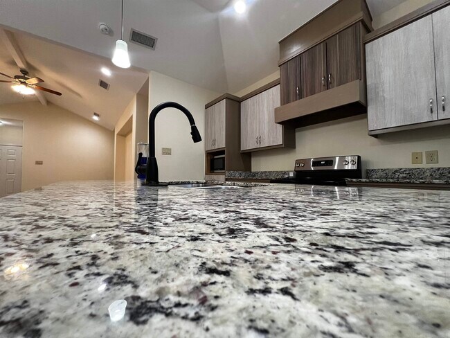 Building Photo - 5703 Moses Lp