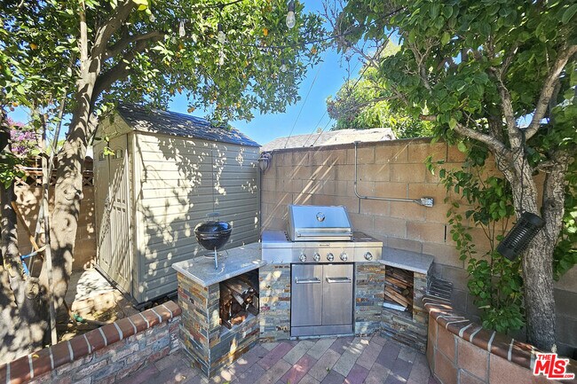 Building Photo - 22957 Stagg St
