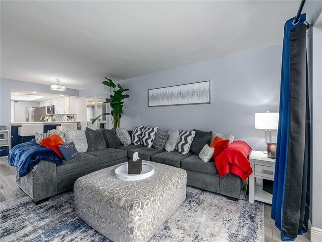 Building Photo - 120 Caryl Way