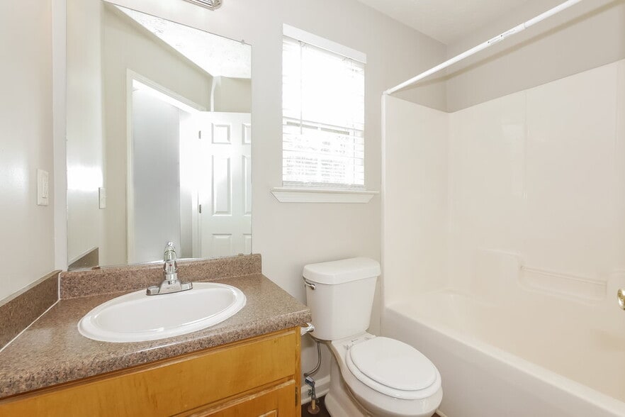 Building Photo - 1002 Allegiance Dr