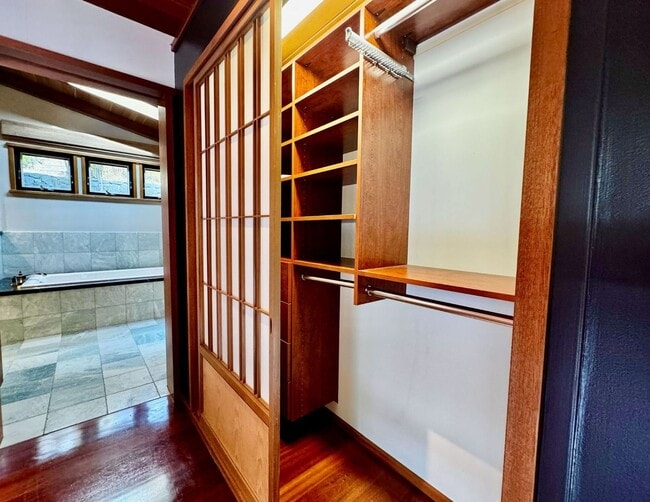 Building Photo - Private. Polished. Perfectly Larkspur.