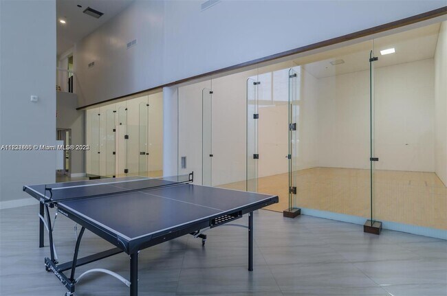 Building Photo - 20201 E Country Club Dr