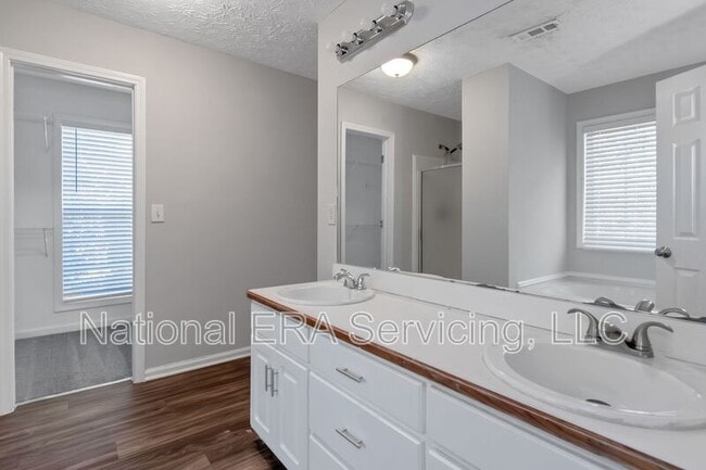 Building Photo - 455 Trelawney Cir