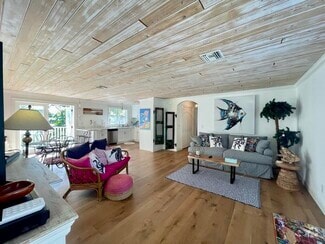 Building Photo - 924 Coquina Ln