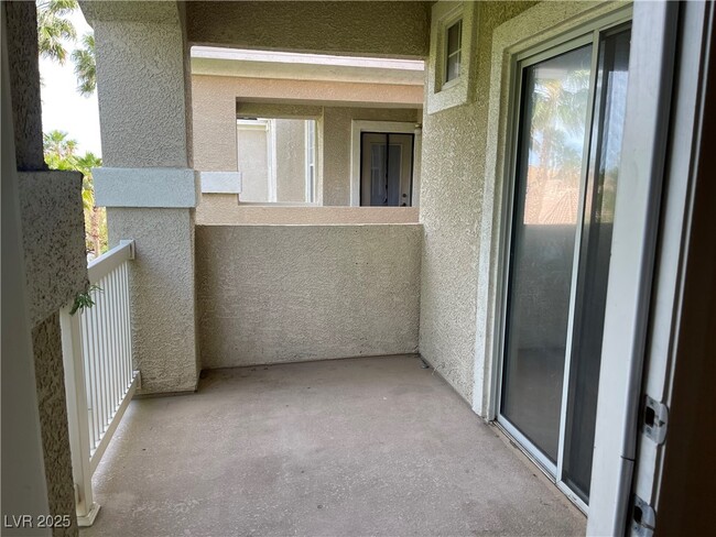 Building Photo - 5855 Valley Dr