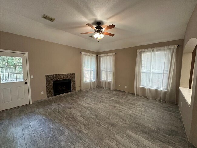 Building Photo - 164 S Holly Laurel Cir