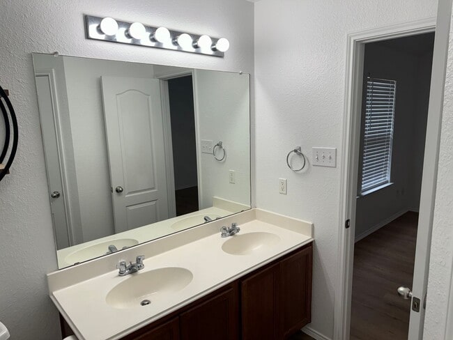 Building Photo - 4212 Agate Dr