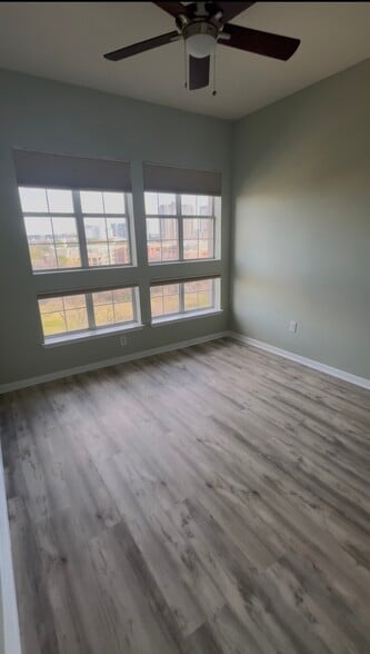 master bedroom (empty) - 3225 Turtle Creek Blvd
