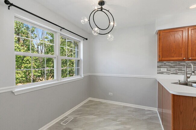 Building Photo - 1441 Orleans Dr