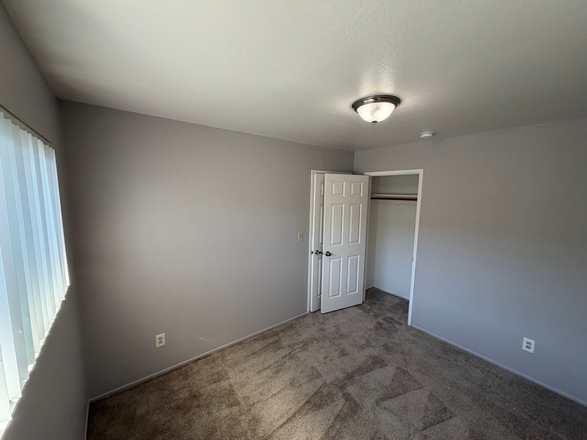 Building Photo - 2070 Latham St