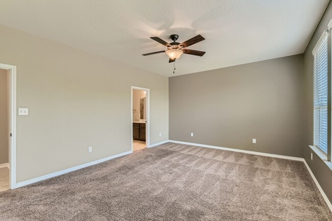 Building Photo - 3BR/2 Bath 1-Story on greenbelt, loads of extras!