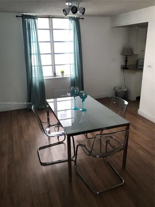 Building Photo - 1732 Meridian Ave