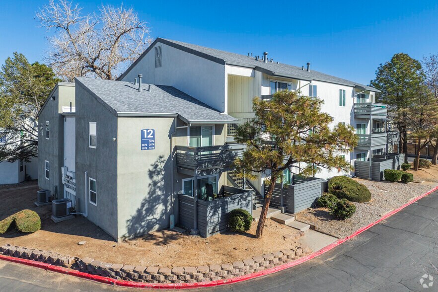 Primary Photo - Pinewood Estates