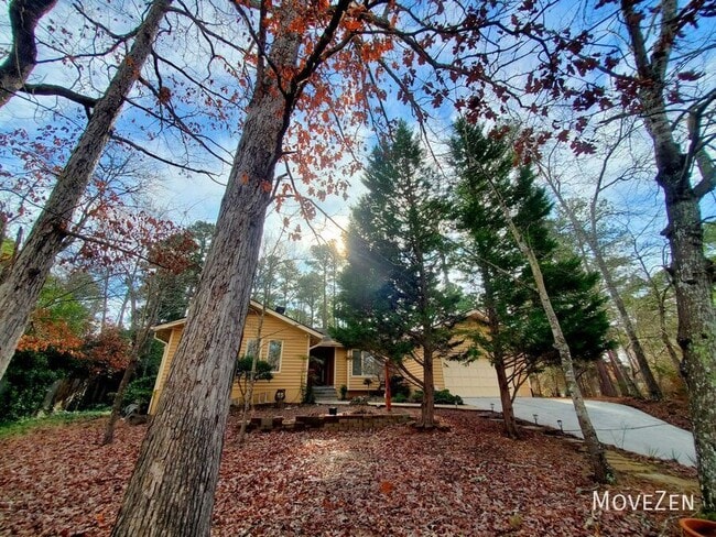 Building Photo - 2323 Ridgefield Dr