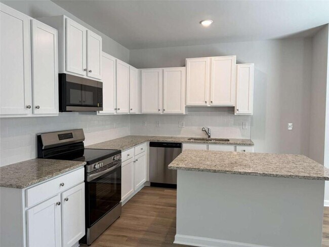 Building Photo - 111 Woodside Ct