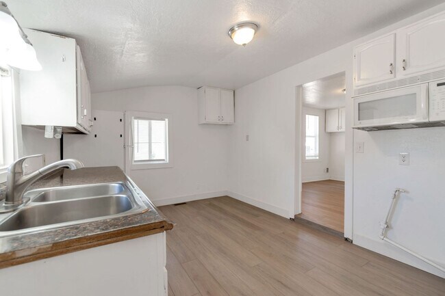 Building Photo - 2962 S 8850 W