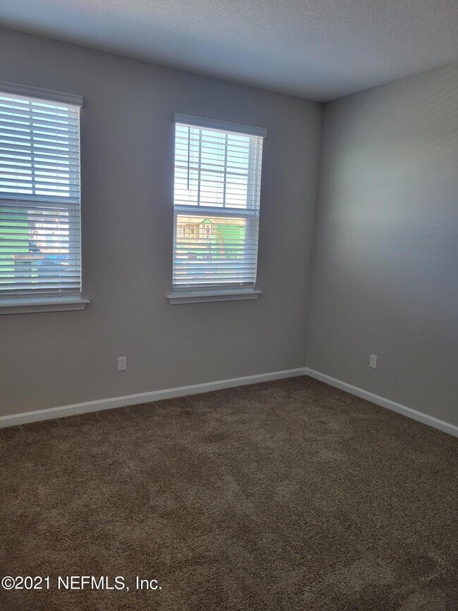 Building Photo - 334 Pine Bluff Dr