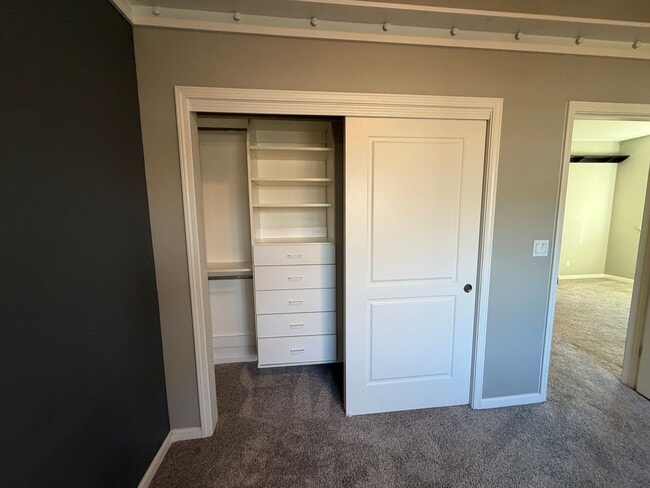 Building Photo - 1199 Manzanita Ln