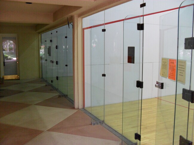 Building Photo - Meridian Luxury Top-Floor Condo with amazing Strip View (Electricity, Gas, and Internet included)