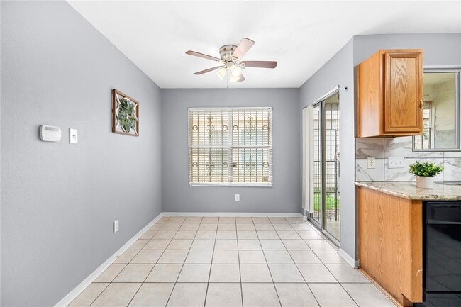 Building Photo - 1814 Hall Ridge Trace Ln