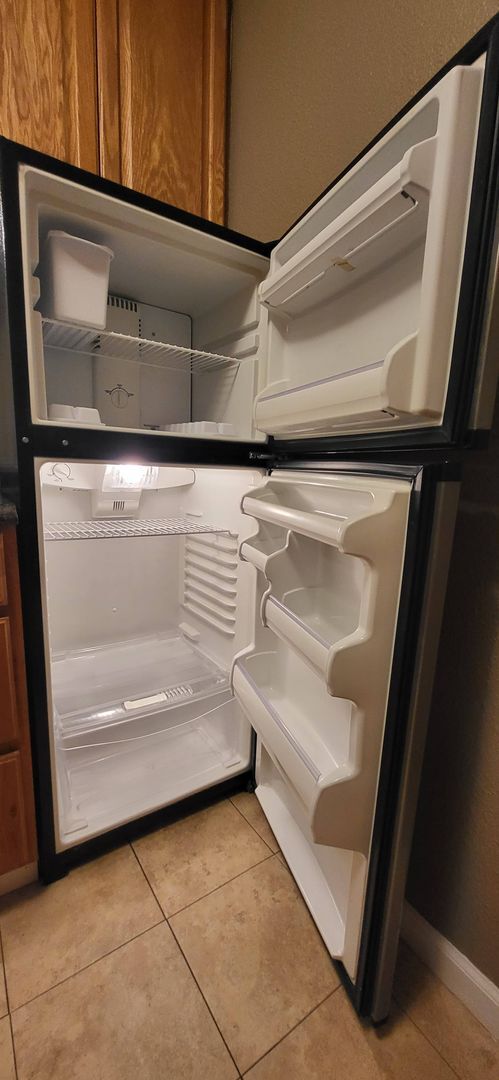 Building Photo - Vallejo Studio available for rent in excellent location over looking Dan Foley Park