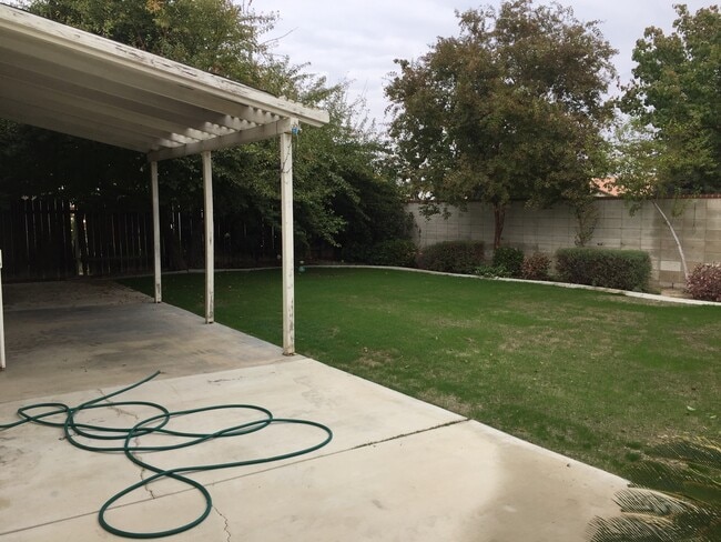 Building Photo - Beautiful Home in Fairway Oaks - Calloway ...