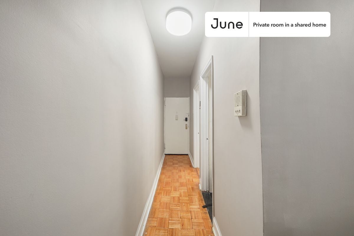 Building Photo - Room in Shared 3 bed/1 bath home in Upper West Side