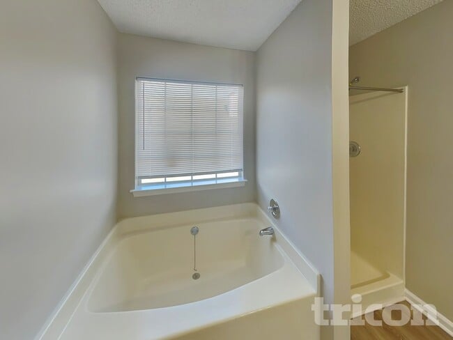 Building Photo - 3634 Silver Springs Ct