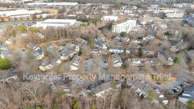 Building Photo - 16 Raelans Cir