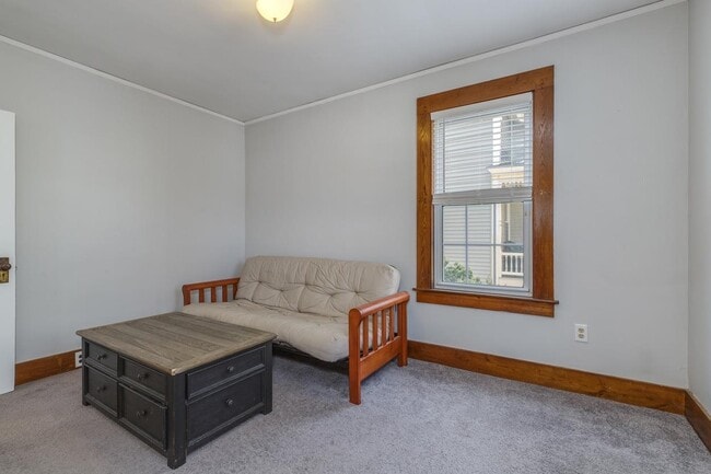 Building Photo - 48 Beacon St